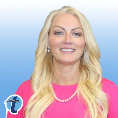 Headshot of Amanda Nadozzi.