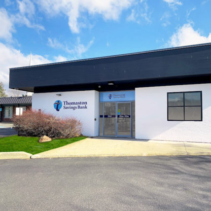 Outdoor shot of Thomaston Savings Bank branch in Unionville, CT